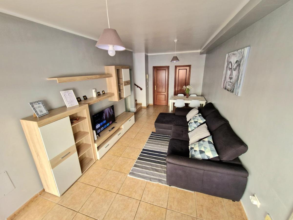 Villa Spacious Chalet Next To The Sea - Airport à San Isidro  Extérieur photo