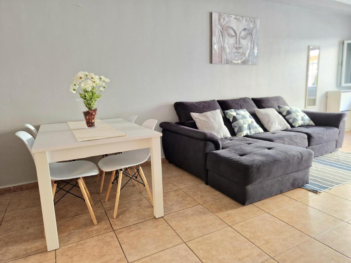 Villa Spacious Chalet Next To The Sea - Airport à San Isidro  Extérieur photo