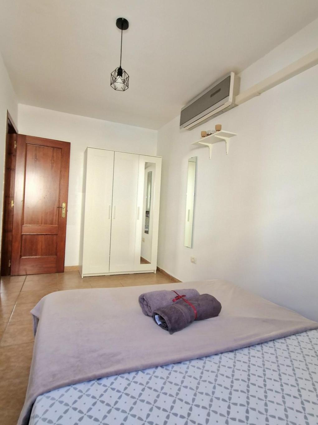 Villa Spacious Chalet Next To The Sea - Airport à San Isidro  Extérieur photo